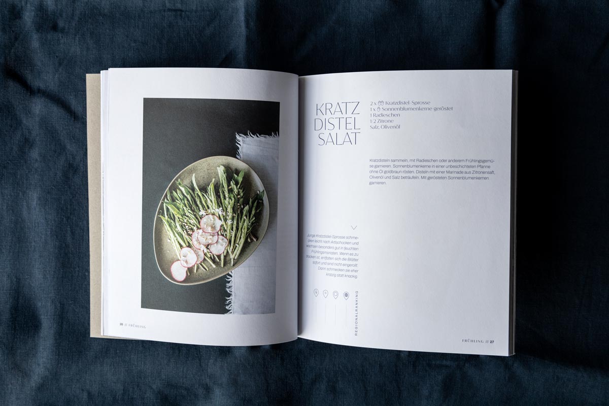 Kräuterkochbuch, Blaukraut, Editorial, Buchdesign, foodstyling, foodfotografie, Kräuter, regionale Küche, Familienküche, Rezepte, from Garden to table, Wildkräuter, Lauchgewächse, Frühling, saisonal kochen